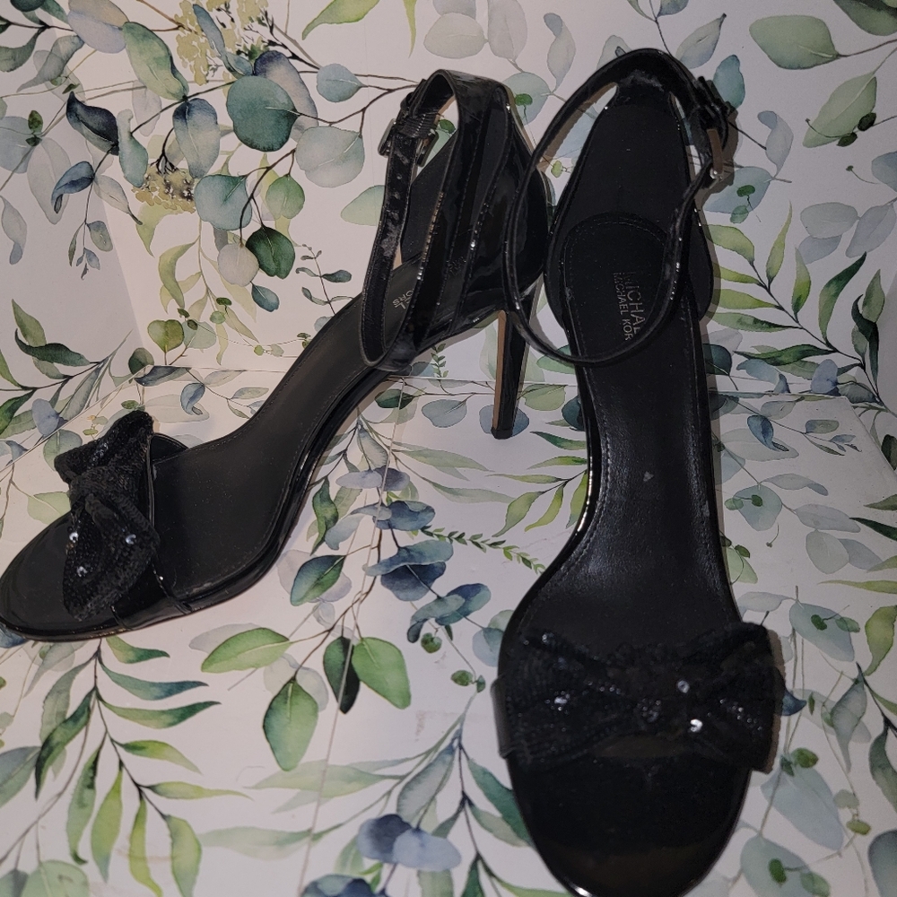 Michael Kors with Sequined Bow - Picture 6 of 11